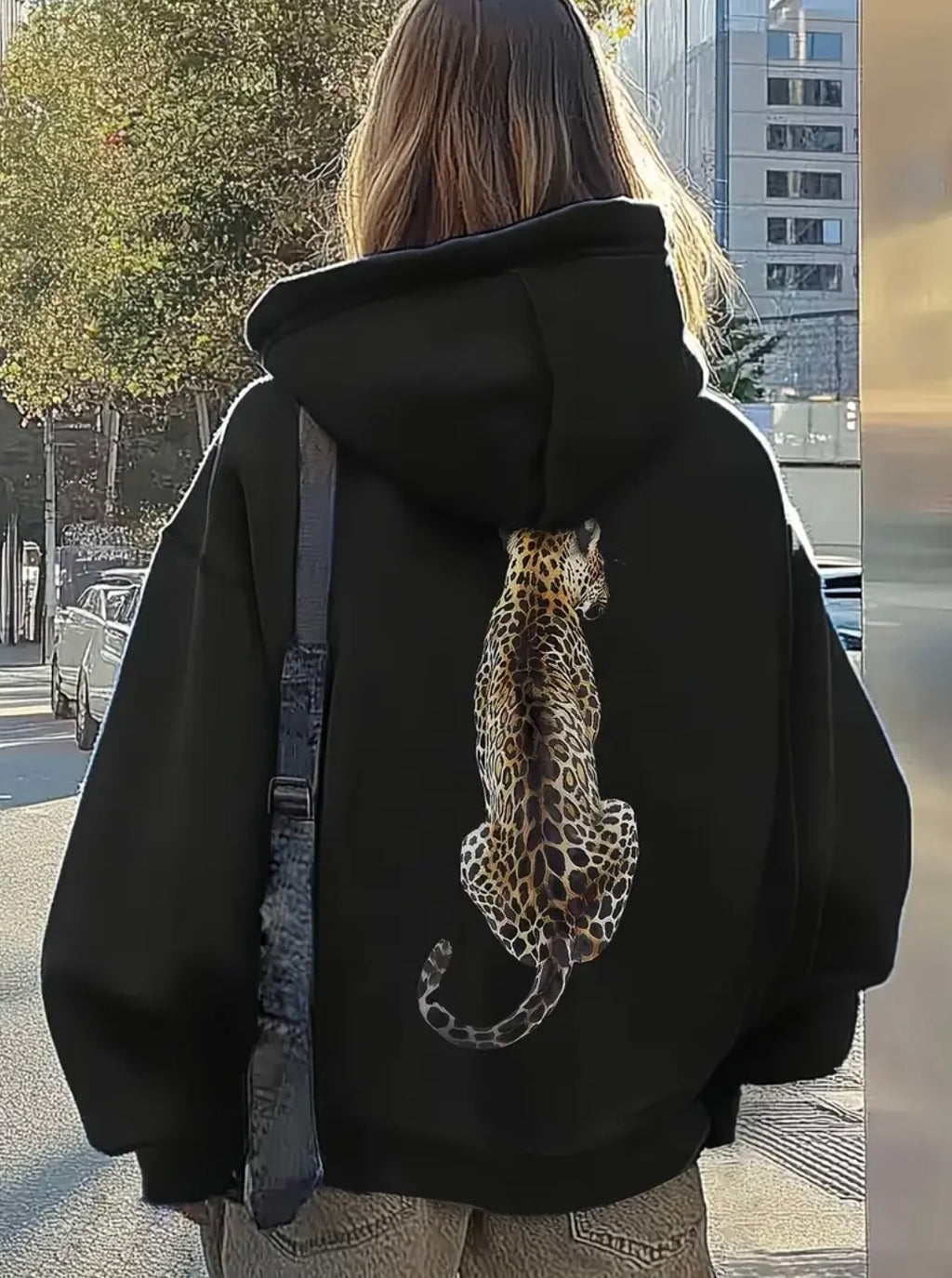 Leopar Desenli Kapüşonlu Sweatshirt